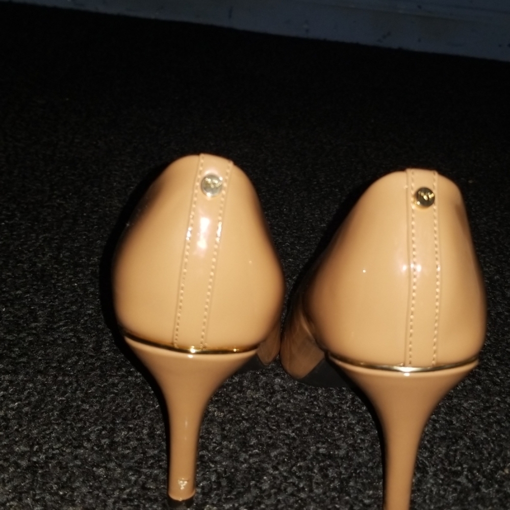Heels - Picture 2 of 4